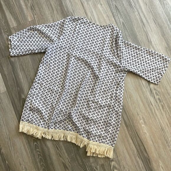 Black and White Kimono Size L - Picture 4 of 8
